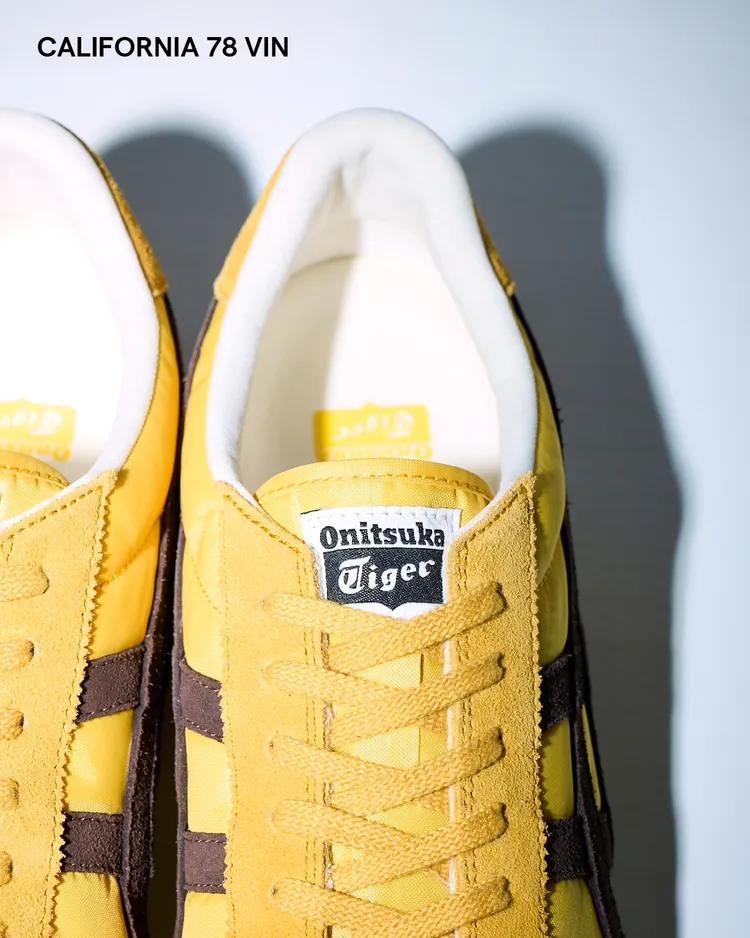 全新復刻版本特別採用了石頭與水洗處理工法，讓鞋面呈現獨特且自然的復古韻味。品牌提供