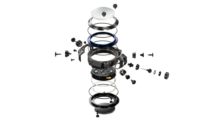 MRG-BF1000RG金屬錶殼由超過70多個零件組成。品牌提供