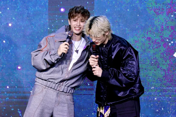 范庭瑜（右）出席為田亞霍祝壽。圖／貓少音樂工作室提供