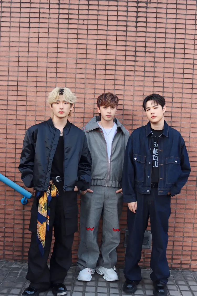 范庭瑜（左起）、田亞霍和郭家瑋三帥一字排開，高顏值迷倒粉絲。圖／貓少音樂工作室提供