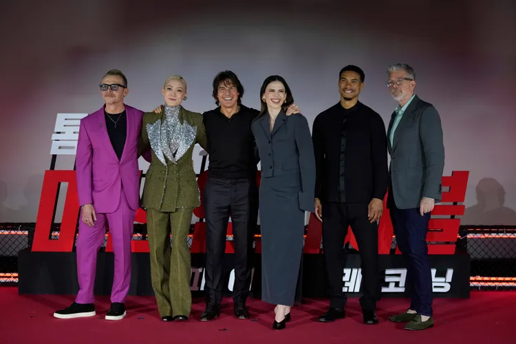 賽門佩吉（左起）、「螳螂女」龐克萊門捷夫、阿湯哥、海莉艾特沃、格雷格塔扎戴維斯與導演克里斯多夫麥奎里齊聚首爾盛大宣傳。美聯社