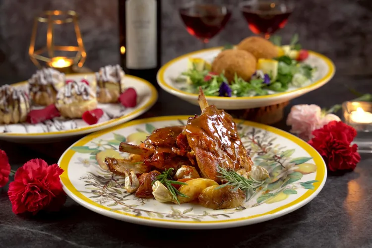 Pennisi兄弟以母親的經典食譜為靈感，獻上Ciao母親節四人套餐，重現西西里風味佳餚，邀您用味蕾感受家的溫度，每套6499元+10%。雲朗觀光提供