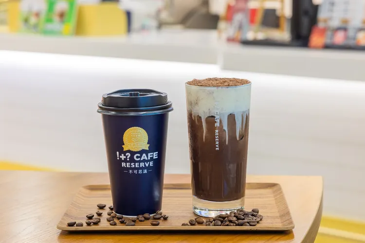 即日起至5月27日期間絲絨奶蓋系列任2杯75折。7-ELEVEN提供