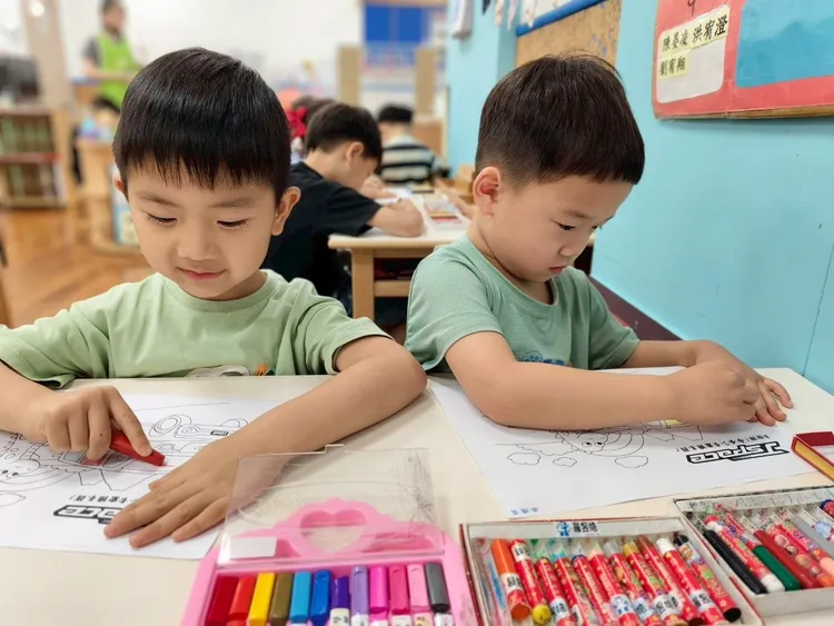 除展示聯名車款外，亦設有互動體驗區、限定周邊贈品以及現場專屬賞車禮。業者提供