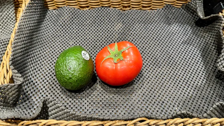 蔡男竊走的水果。警方提供