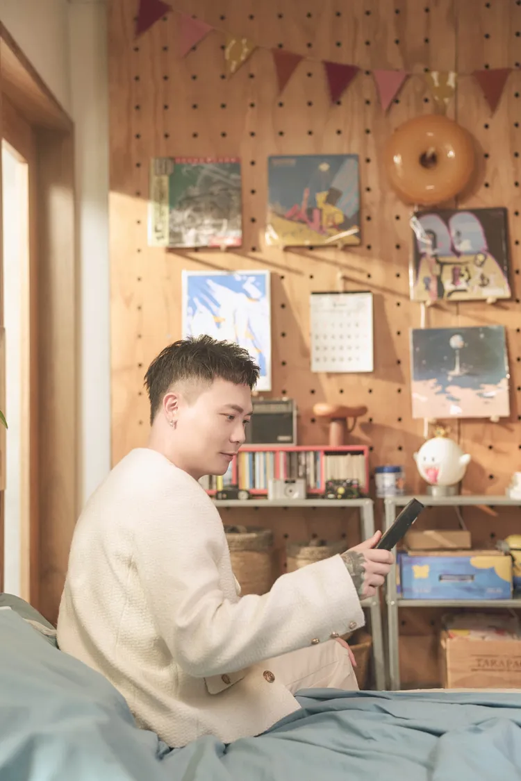 蕭秉治自認浪漫藏在日常中。相信音樂提供