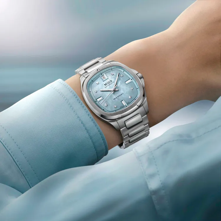 俐落方形線條設計靈感源自1973年的經典電視造型，散發濃厚懷舊情懷。品牌提供