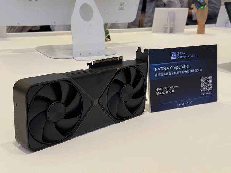 NVIDIA GeForce RTX 5090 GPU榮獲Gaming & Entertainment類別獎。呂承哲攝