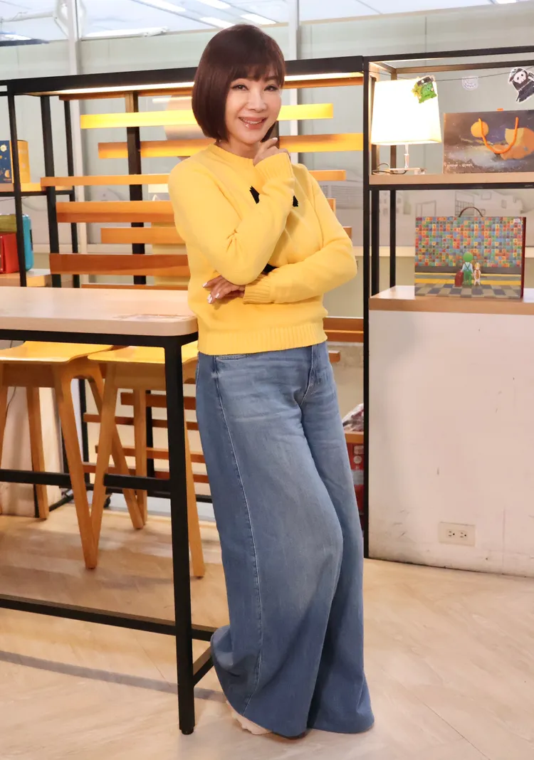 陳美鳳腳傷初癒，今天出席記者會。莊宗達攝