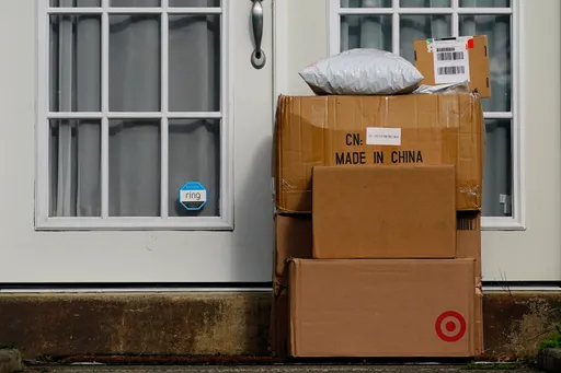 美中關稅戰再降溫!路透:美國對中國小額包裹關稅再降至30%