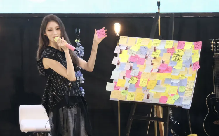 李聖經回答粉絲的疑難雜症。莊宗達攝