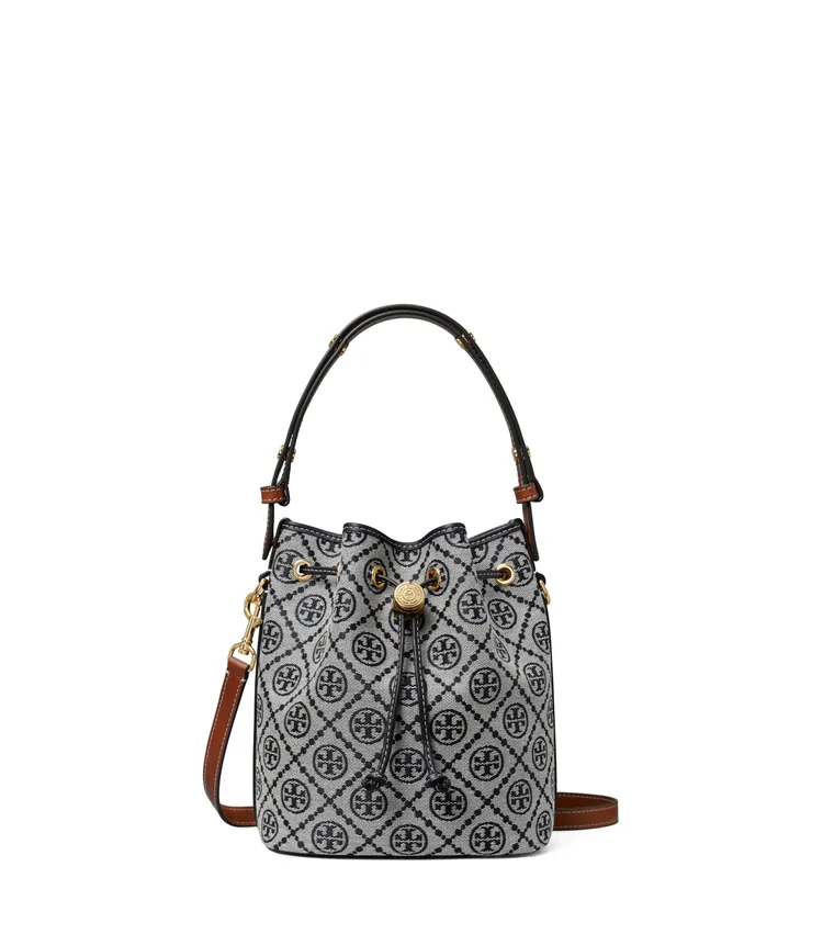TORY BURCH T MONOGRAM水桶包，2萬1900元。品牌提供