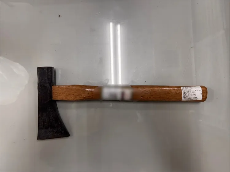 警方查扣斧頭殺人工具。警方提供