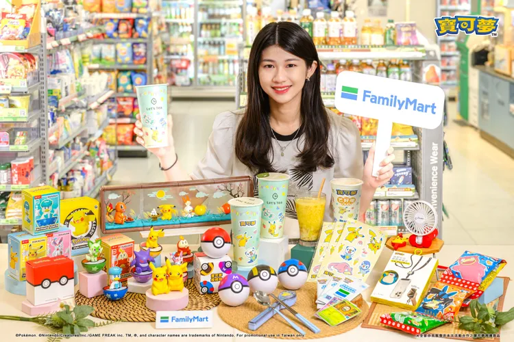 超商期間與寶可夢合作，各項品商品陸續推出新包裝、口味。全家提供