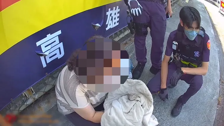 警方逮捕詐團成員羅女。翻攝畫面