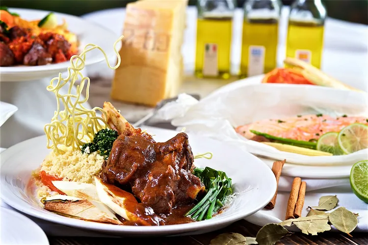 每道主菜皆可搭配3款橄欖油品嚐。業者提供