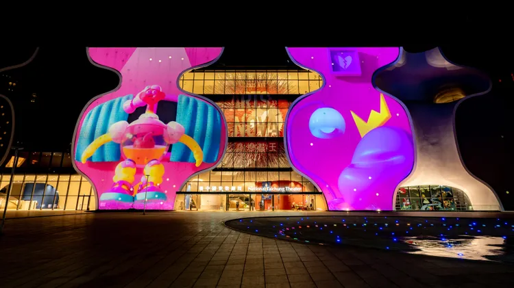 糖「心」小姐脾氣暴躁，並非壓力大，而是肥胖與三高息息相關 ，若因肥胖而導致血糖增高，身體器官就會像是泡在糖水中。影片中醫師關掉電視提醒她重視健康生活，她卻依然暴怒，陷入惡性循環。