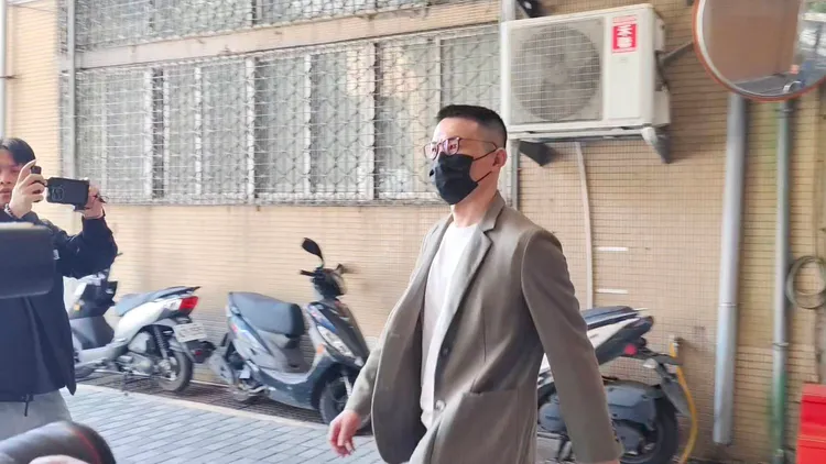 郭哲敏因多次違規接近機場等處，電子監控發出警訊，新北地院認有逃亡之虞，裁定羈押，他涉及的洗錢等案將於本月29日宣判。資料照。張欽攝