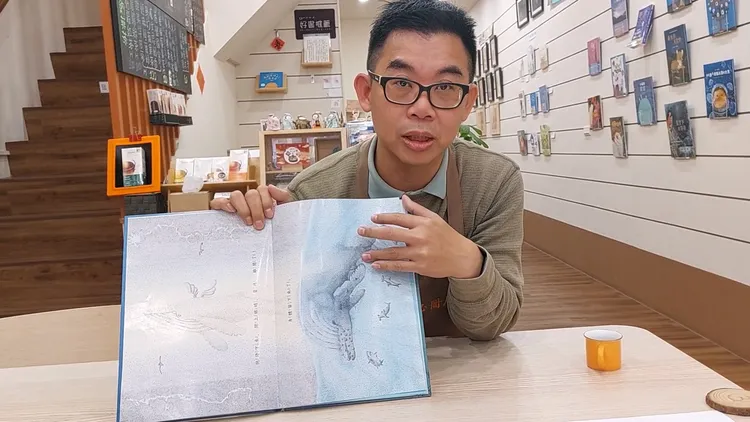 曾琮彥自己的作品《鯨落》，說的是鯨魚對地球的貢獻非常深遠。凃建豐攝