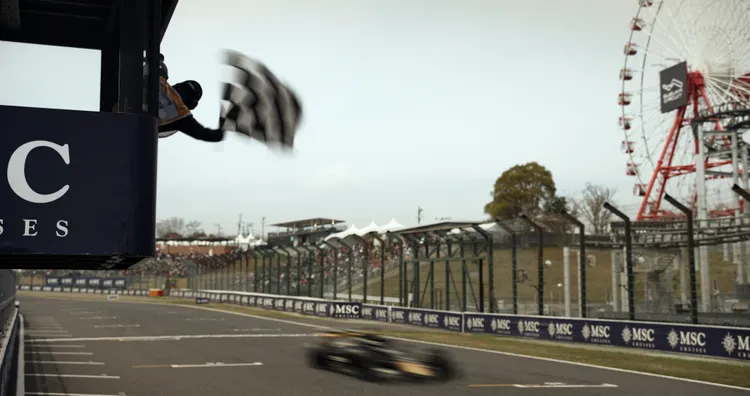 布萊德彼特扛5G重力飆速。華納兄弟提供