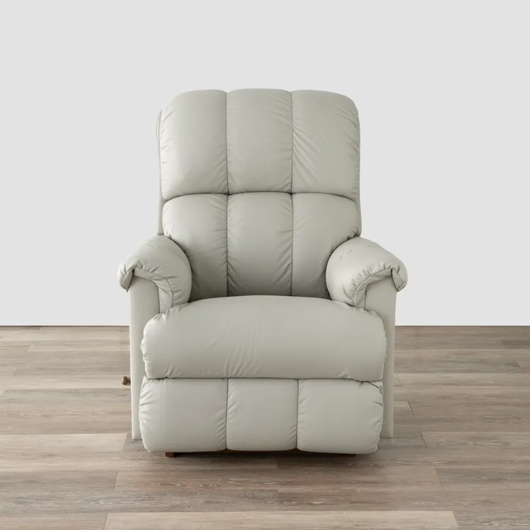 HOLA獨家代理「La-Z-Boy 335搖椅式手動半牛皮休閒椅」曾獲《TIME》雜誌評為「20世紀人類百大發明之一」，經典搖椅功能。業者提供