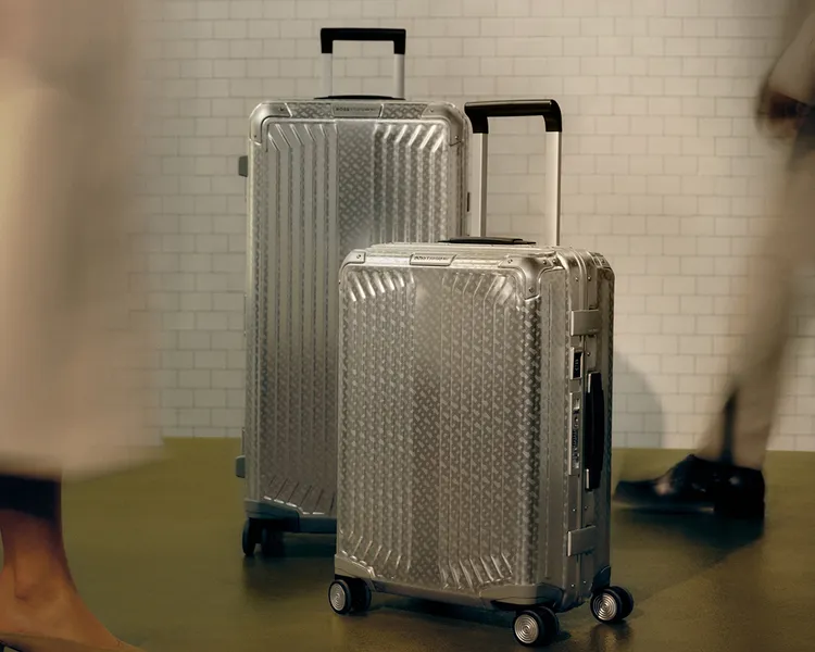 全新聯名行李箱箱體以高質感鋁鎂合金製成。品牌提供