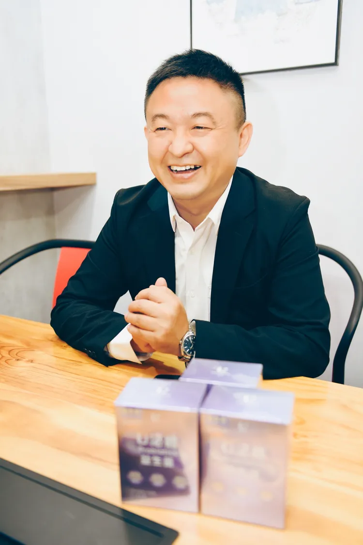 李皇家專營模具設計因受疫情3年影響，意識到全方位健康管理的重要性，跨領域推出高品質保健食品，從外銷中國市場到滿足台灣內需。業者提供 