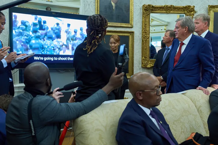 白宮播放南非白人遭種族滅絕的影片。美聯社