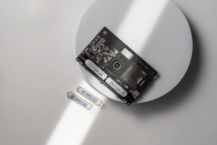 Panasonic eneloop充電電池擁有穩定放電、優異續航以及可重複充電達2,100次等特性，提供高功耗設備強勁電力支援。Panasonic eneloop提供