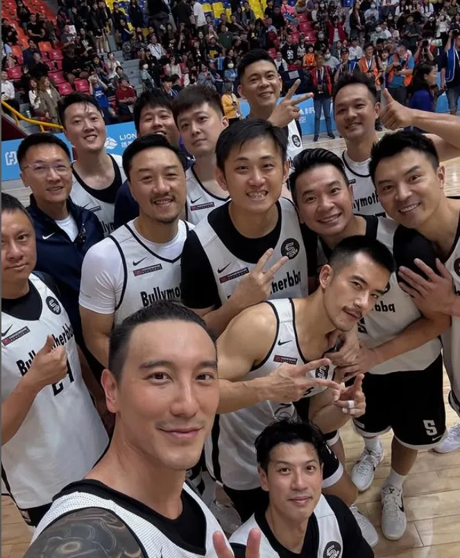 王陽明與一起打世壯運的朋友合照留念。翻攝王陽明IG