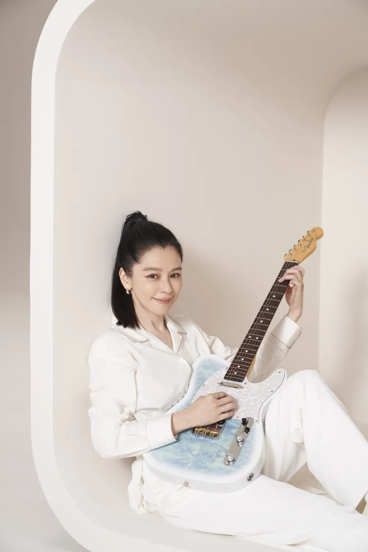 徐若瑄非常珍惜這把象徵友情的吉他。IKIGAI提供