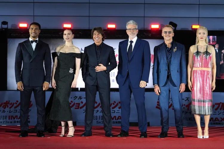 格雷格塔扎戴維斯（左起）、海莉艾特沃、湯姆克魯斯、導演克里斯多夫麥奎里、賽門佩吉、龐克萊門捷夫一同出席東京首映。UIP提供