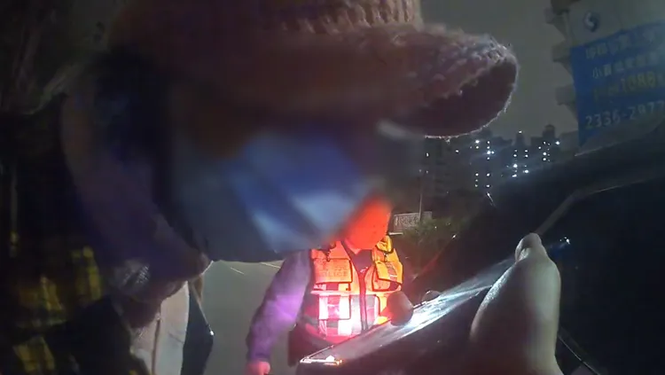 陳男得知父親順利尋獲，心中大石總算放下。翻攝畫面