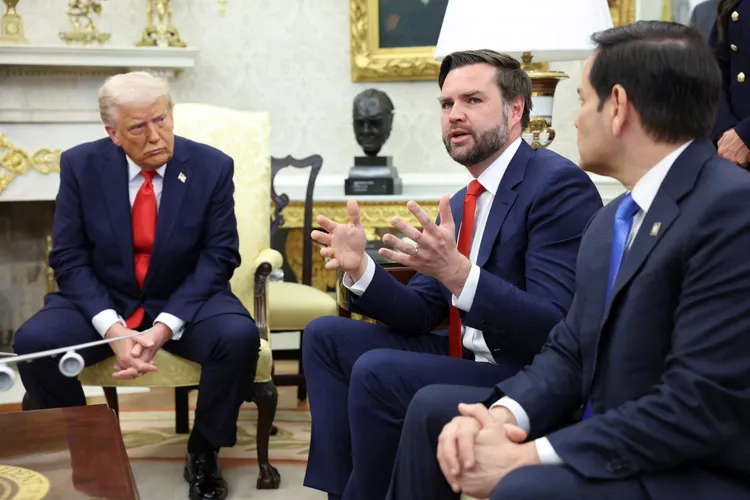 美國總統川普（左）稱，希望副總統范斯（中）或國務卿盧比歐（右）等共和黨人接班。路透社