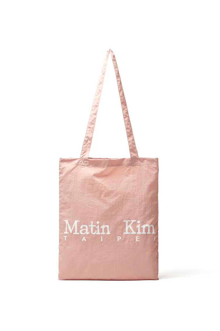 Matin Kim Taipei限定帆布提袋，1090元。品牌提供
