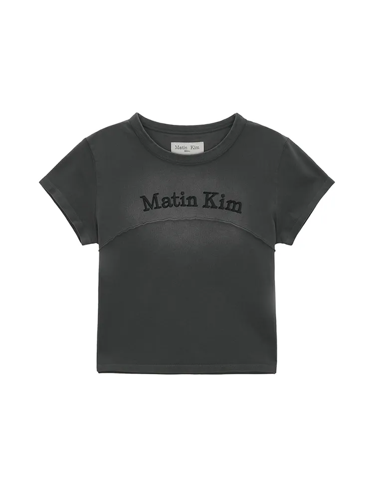 Matin Kim PIGMENT CUT OUT LOGO CROP TOP，2090元。品牌提供