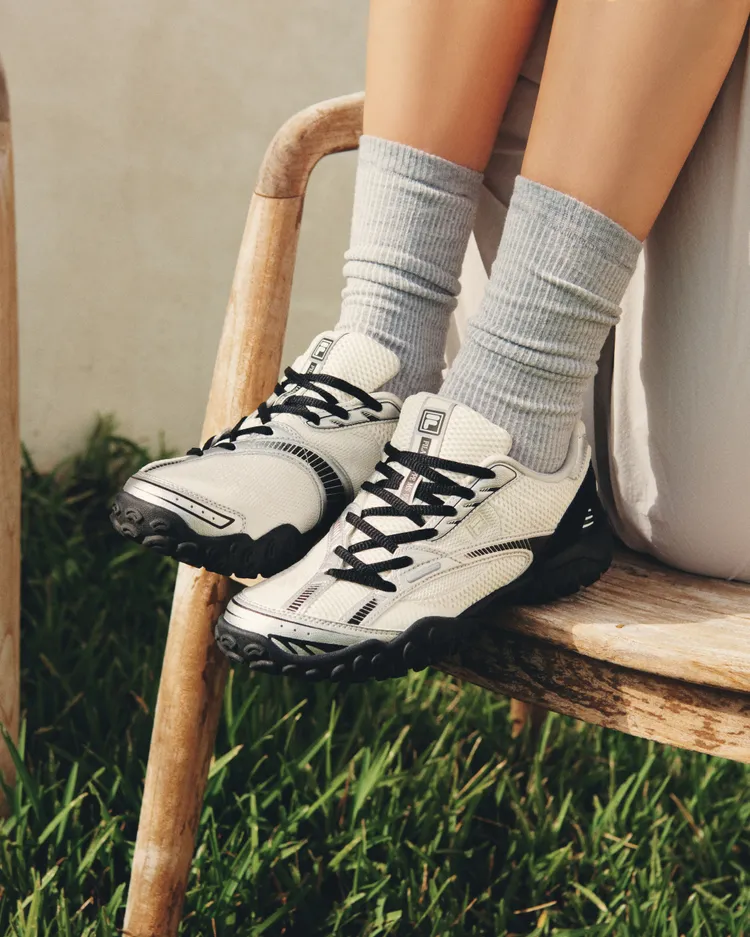 ECHAPPE V2加入側綁帶設計為造型帶來變化性。品牌提供