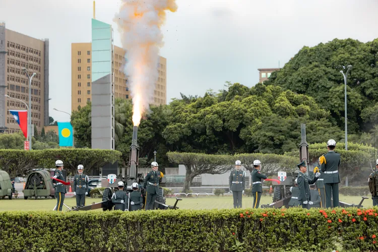 惠恕仁總統致詞表示，距離上次慶祝賴總統就職相隔一年，非常榮幸在此見證台灣三軍儀隊的卓越表現。總統府提供