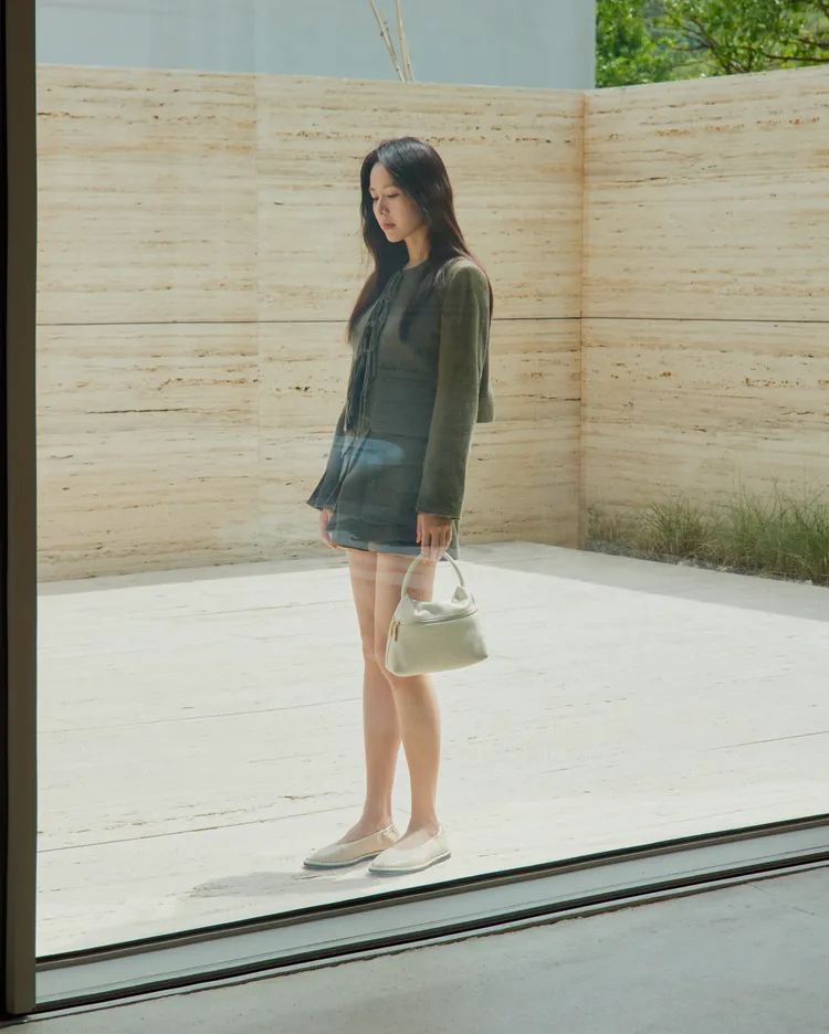 孫藝真成為義大利皮具品牌Testoni全球品牌大使。品牌提供