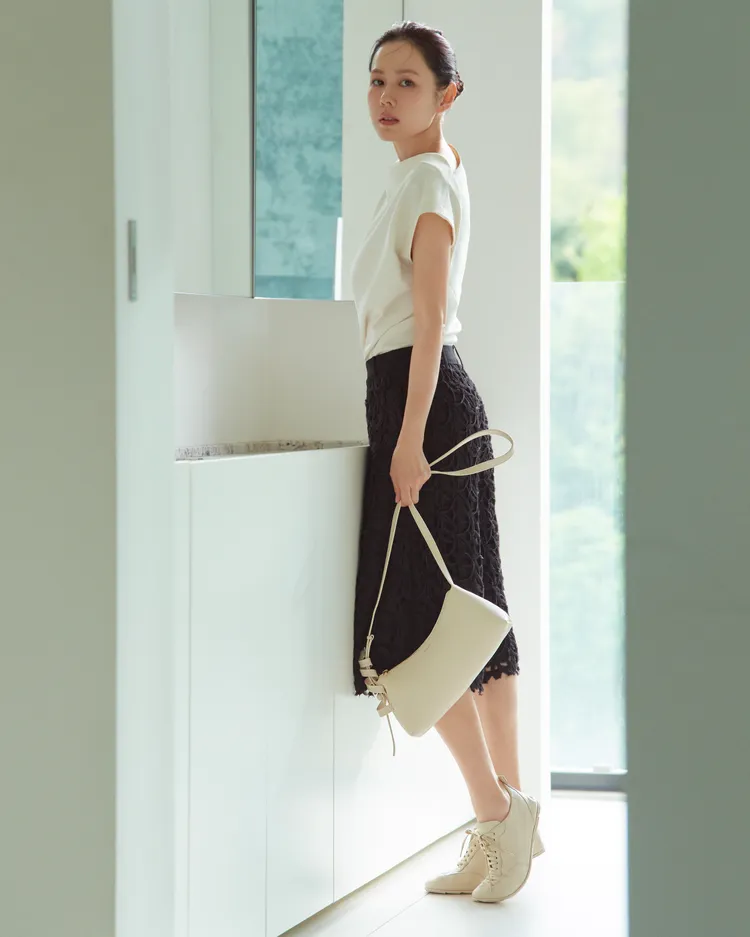 孫藝真成為義大利皮具品牌Testoni全球品牌大使。品牌提供