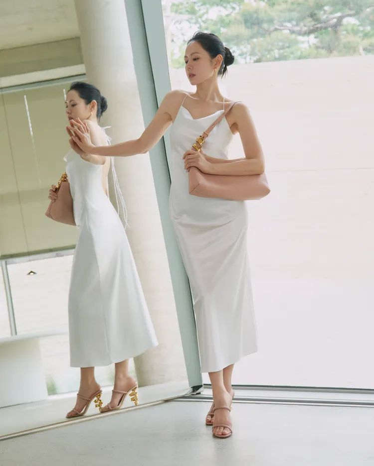 孫藝真成為義大利皮具品牌Testoni全球品牌大使。品牌提供