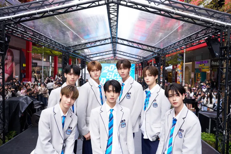 陳麒文、帝翁、美祥、王學駿、陳柏佑、彭义翔、朴鎮佑七人組正式出道亮相。天空娛樂提供