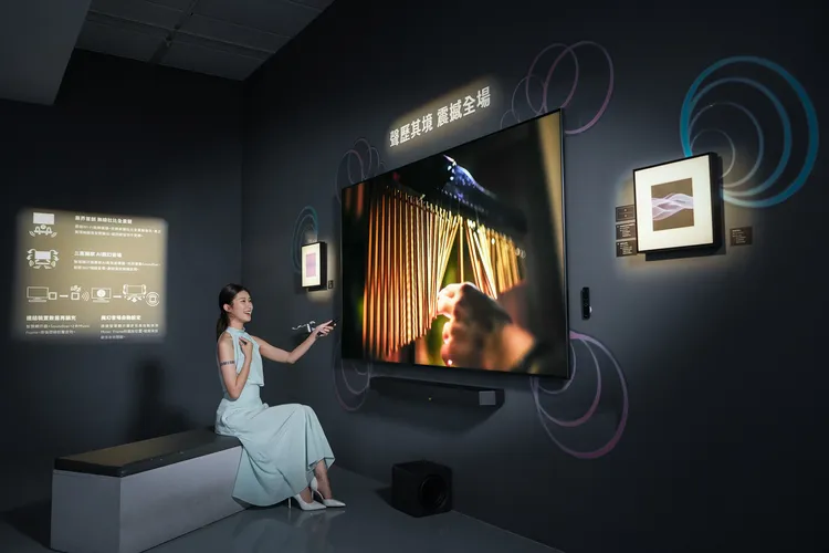 三星以AI學習全面強化音質體驗，在家就能享受劇院級沉浸影音響宴。三星提供
