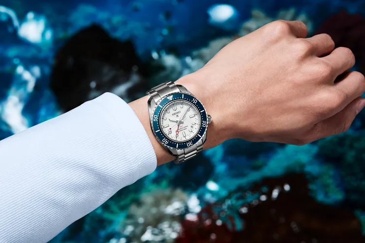 新作具備專業等級的300米潛水性能。品題提供