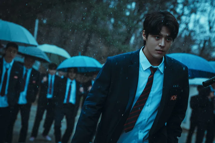 厲雲第2季飾演深富正義感的「朴厚敏」。Netflix提供