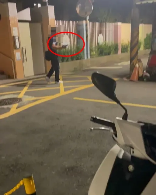 該名男子疑似持槍。翻攝自uesta_ho