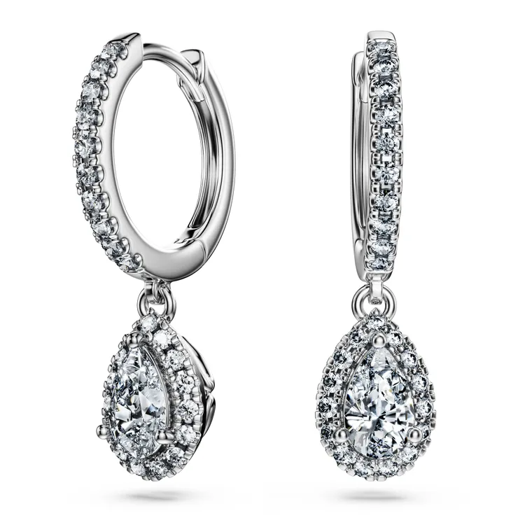 SWAROVSKI Eternity水滴形耳環，7萬8000元。品牌提供