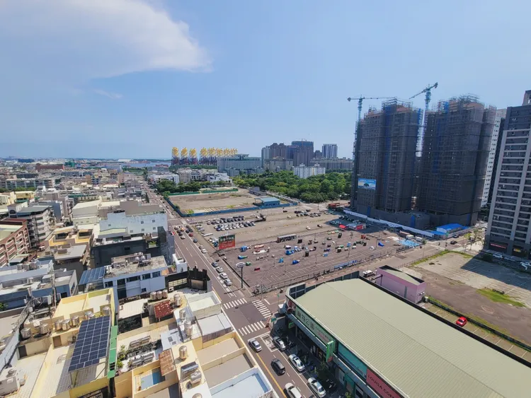 步調悠閒的台南「安平區」吸引外地購屋族移入，千萬預算就能買到40坪中古屋。永慶房產集團提供