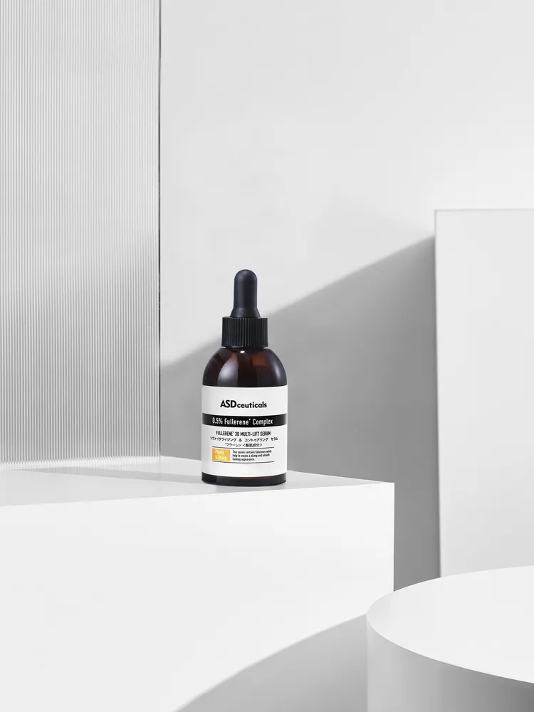 富勒烯高效賦活緊緻精華，30ml／1690元。品牌提供