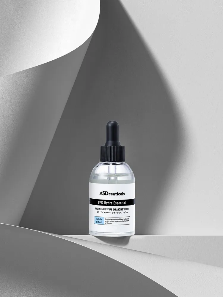 B5保濕修護精華，30ml／1690元。品牌提供